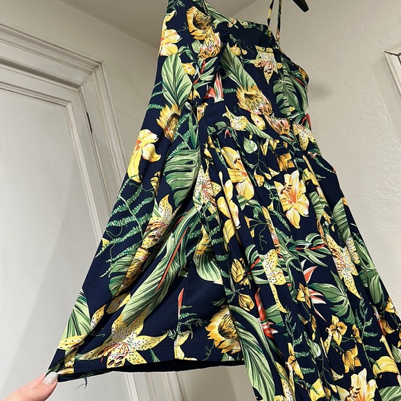 Floral print dress size small island/ jungle vibes - Picture 5 of 7